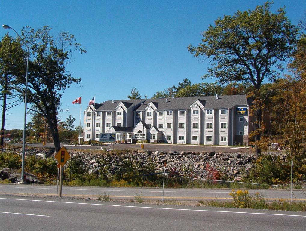 Parry Sound Inn And Suites Екстериор снимка